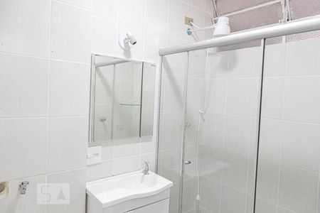 Banheiro de kitnet/studio para alugar com 1 quarto, 33m² em Bela Vista, São Paulo
