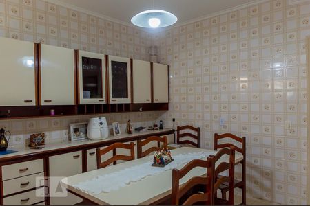 Casa à venda com 177m², 3 quartos e 2 vagas Casa à venda com 177m², 3 quartos e 2 vagasCozinha