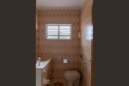 Casa à venda com 177m², 3 quartos e 2 vagas Casa à venda com 177m², 3 quartos e 2 vagasBanheiro