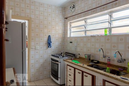 Casa à venda com 177m², 3 quartos e 2 vagas Casa à venda com 177m², 3 quartos e 2 vagasCozinha