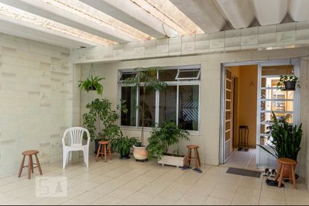 Casa à venda com 177m², 3 quartos e 2 vagas Casa à venda com 177m², 3 quartos e 2 vagasGaragem