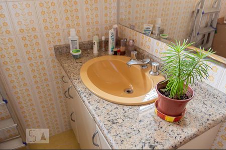 Casa à venda com 177m², 3 quartos e 2 vagas Casa à venda com 177m², 3 quartos e 2 vagasBanheiro da Suíte