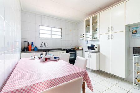 Casa à venda com 200m², 2 quartos e 2 vagasCozinha