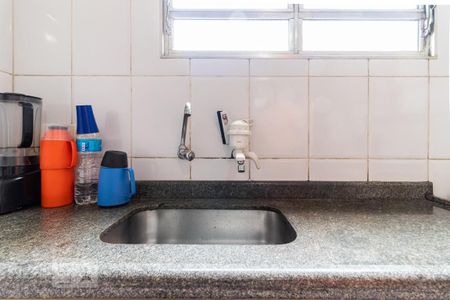 Casa à venda com 200m², 2 quartos e 2 vagasCozinha - Pia