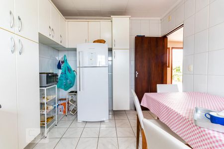 Casa à venda com 200m², 2 quartos e 2 vagasCozinha