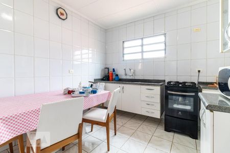 Casa à venda com 200m², 2 quartos e 2 vagasCozinha