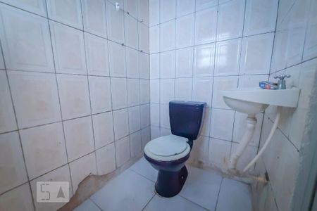 Banheiro de casa para alugar com 1 quarto, 50m² em Jardim Tietê, São Paulo