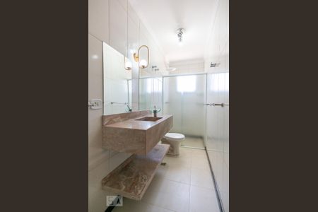 Casa para alugar com 200m², 3 quartos e 1 vagaBanheiro da Suíte