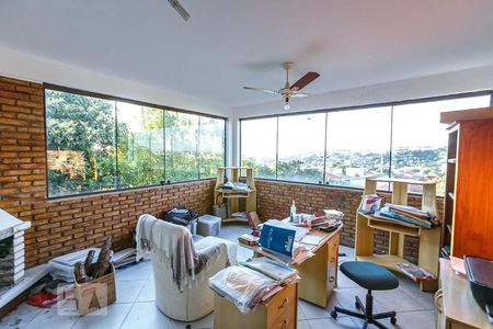 Quarto de apartamento à venda com 4 quartos, 400m² em Nonoai, Porto Alegre
