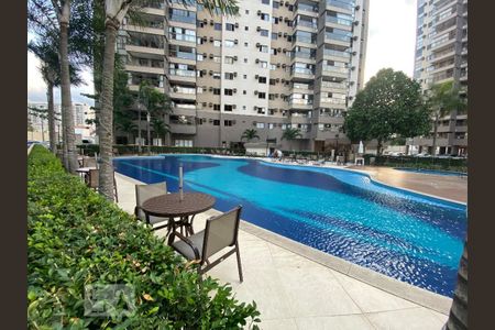 Apartamento à venda com 83m², 3 quartos e 1 vagaÁrea comum - Piscina