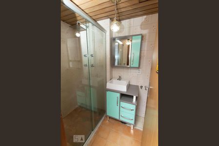 Banheiro de kitnet/studio para alugar com 1 quarto, 40m² em Centro Histórico, Porto Alegre