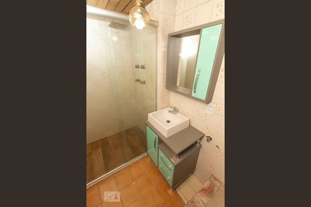 Banheiro de kitnet/studio para alugar com 1 quarto, 40m² em Centro Histórico, Porto Alegre