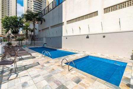 Apartamento à venda com 76m², 3 quartos e 2 vagas Apartamento à venda com 76m², 3 quartos e 2 vagasÁrea comum - Piscina