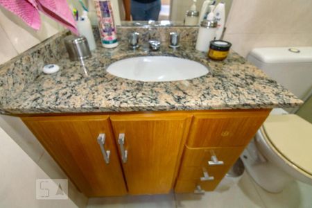 Apartamento à venda com 76m², 3 quartos e 2 vagas Apartamento à venda com 76m², 3 quartos e 2 vagasBanheiro Quarto 3 - Suíte