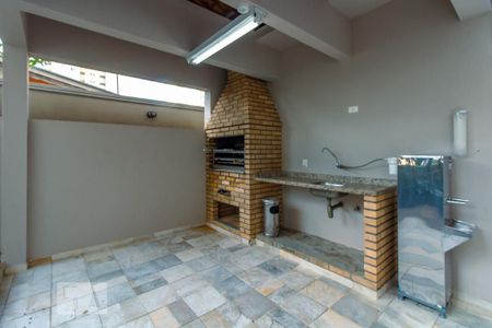 Apartamento à venda com 76m², 3 quartos e 2 vagas Apartamento à venda com 76m², 3 quartos e 2 vagasÁrea comum - Churrasqueira