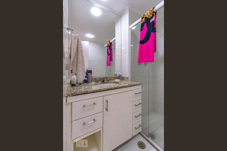 Apartamento à venda com 76m², 3 quartos e 2 vagas Apartamento à venda com 76m², 3 quartos e 2 vagasBanheiro Social