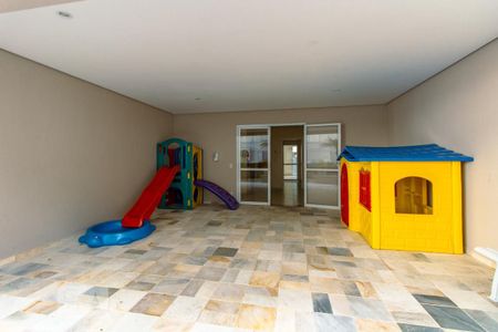 Apartamento à venda com 76m², 3 quartos e 2 vagas Apartamento à venda com 76m², 3 quartos e 2 vagasÁrea Comum - Playground