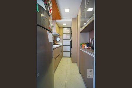 Apartamento à venda com 103m², 3 quartos e 2 vagasCozinha