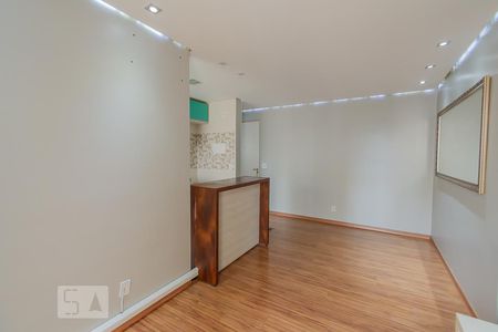 Sala de apartamento à venda com 2 quartos, 55m² em Vila Satúrnia, Campinas