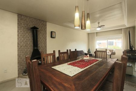 SALA de casa à venda com 3 quartos, 400m² em Santa Maria Goretti, Porto Alegre