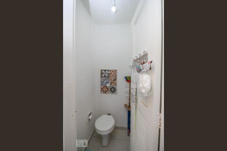 Apartamento para alugar com 60m², 2 quartos e sem vagaBanheiro de Serviço