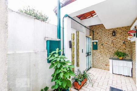 Casa à venda com 199m², 3 quartos e 2 vagas Casa à venda com 199m², 3 quartos e 2 vagasQuintal