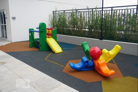 Apartamento à venda com 33m², 2 quartos e sem vagaÁrea Comum - Playground