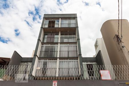 Studio para alugar com 28m², 1 quarto e 1 vaga Studio para alugar com 28m², 1 quarto e 1 vagaFachada