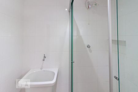 Studio para alugar com 28m², 1 quarto e 1 vaga Studio para alugar com 28m², 1 quarto e 1 vagaBanheiro