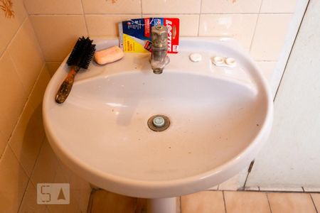 Casa à venda com 193m², 4 quartos e 2 vagas Casa à venda com 193m², 4 quartos e 2 vagasBanheiro Social