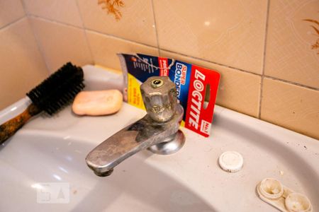 Casa à venda com 193m², 4 quartos e 2 vagas Casa à venda com 193m², 4 quartos e 2 vagasBanheiro Social