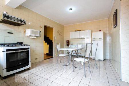 Casa à venda com 193m², 4 quartos e 2 vagas Casa à venda com 193m², 4 quartos e 2 vagasCozinha