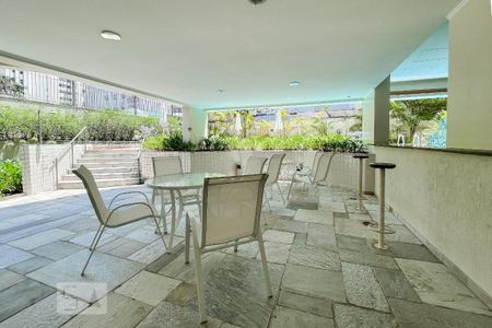 Apartamento à venda com 70m², 2 quartos e 2 vagas Apartamento à venda com 70m², 2 quartos e 2 vagasÁrea da piscina