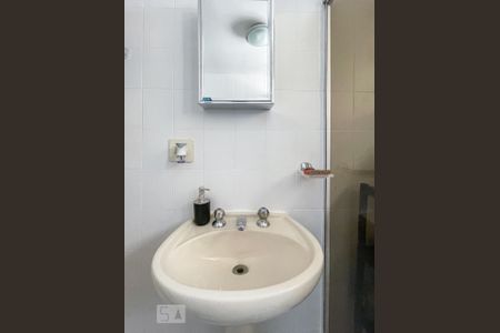 Apartamento à venda com 70m², 2 quartos e 2 vagas Apartamento à venda com 70m², 2 quartos e 2 vagasBanheiro