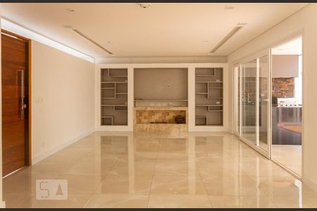 Sala  de casa de condomínio para alugar com 4 quartos, 230m² em Interlagos, São Paulo