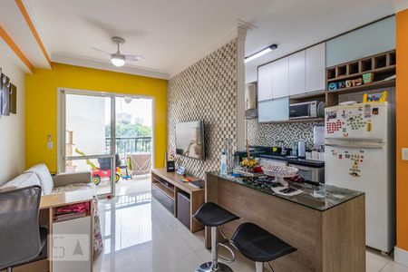 Sala de apartamento à venda com 2 quartos, 74m² em Jardim Tupanci, Barueri