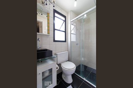 Banheiro de kitnet/studio para alugar com 1 quarto, 37m² em Bela Vista, São Paulo