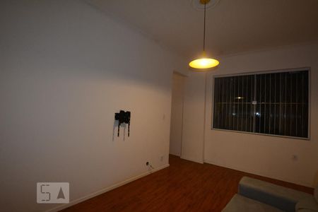 Sala de apartamento para alugar com 1 quarto, 65m² em Bonsucesso, Rio de Janeiro