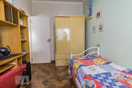 Dormitório de casa à venda com 4 quartos, 200m² em Glória, Porto Alegre