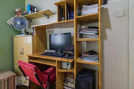 Dormitório de casa à venda com 4 quartos, 200m² em Glória, Porto Alegre