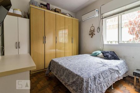 Dormitório2 de casa à venda com 4 quartos, 200m² em Glória, Porto Alegre