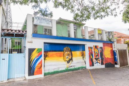 Casa à venda com 200m², 4 quartos e 2 vagasFachada
