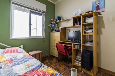 Dormitório de casa à venda com 4 quartos, 200m² em Glória, Porto Alegre