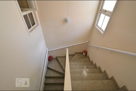 Casa à venda com 400m², 4 quartos e 4 vagasEscadas