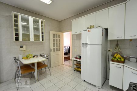 Casa à venda com 400m², 4 quartos e 4 vagasCozinha