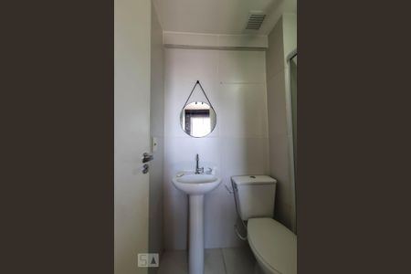 Banheiro de kitnet/studio para alugar com 1 quarto, 28m² em Sé, São Paulo