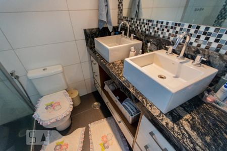 Apartamento à venda com 129m², 3 quartos e 2 vagasBanheiro da Suite