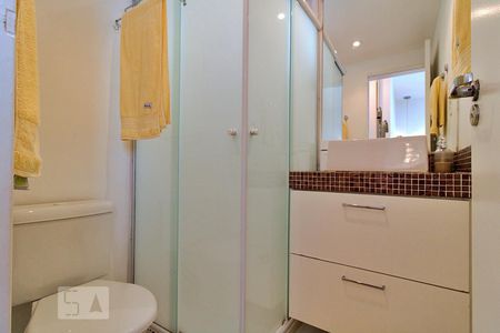 Apartamento para alugar com 83m², 2 quartos e 2 vagas Apartamento para alugar com 83m², 2 quartos e 2 vagasBanheiro da Suíte