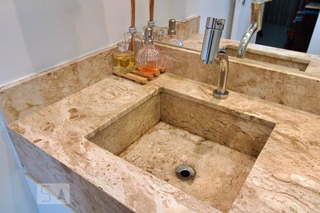 Apartamento para alugar com 83m², 2 quartos e 2 vagas Apartamento para alugar com 83m², 2 quartos e 2 vagasBanheiro