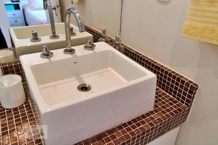 Apartamento para alugar com 83m², 2 quartos e 2 vagas Apartamento para alugar com 83m², 2 quartos e 2 vagasBanheiro da Suíte